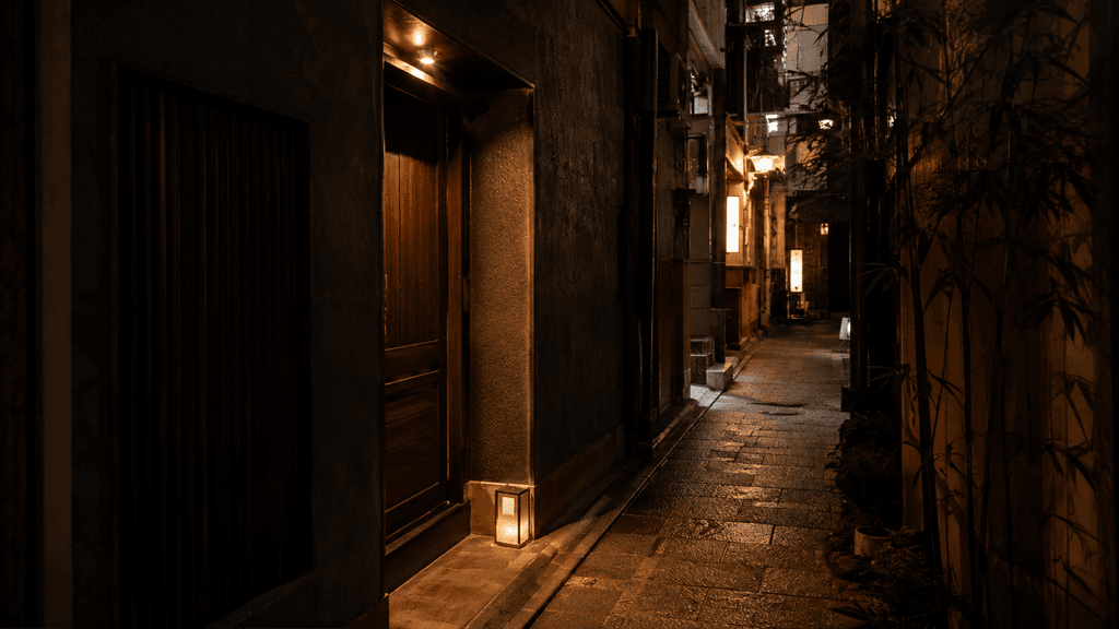 誰にも見つからない路地裏の隠れ家バー