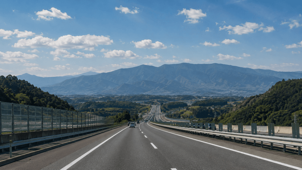 他県へ向かう高速道路のイメージ